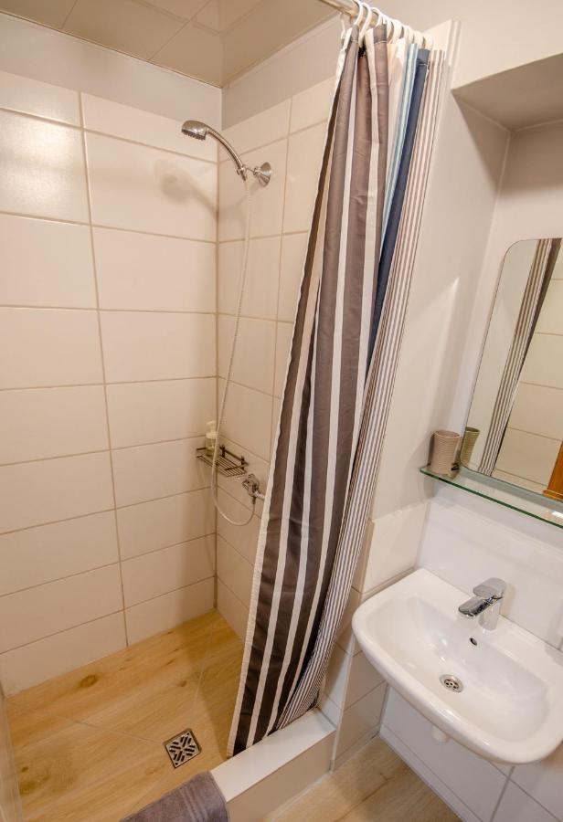 Hotel Veldzes Nams Ventspils Exterior foto